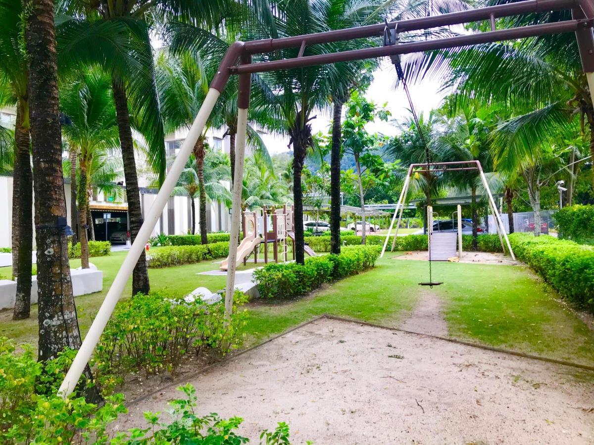 By The Beach - Luxury 2 Bedrooms Family Suite Batu Ferringhi Exterior photo